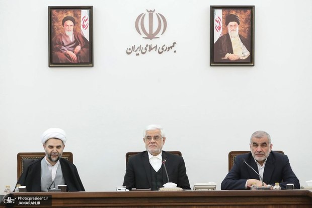 تاکید عارف بر رسیدگی ویژه به آسیب دیدگان و خانواده جانباختگان حوادث دی ماه 1404