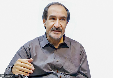 جهانگیر کرمی، تحلیلگر مسائل بین‌الملل: احتمالا طی روزهای آینده، گزینه دیپلماسی مطرح خواهد شد/ هنوز زمان پذیرش دیپلماسی فرانرسیده؛ باید زمان بیشتری بگذرد/ ترامپ تصورمی کرد با یک بمباران چند روزه به اهدافش می‌رسد 