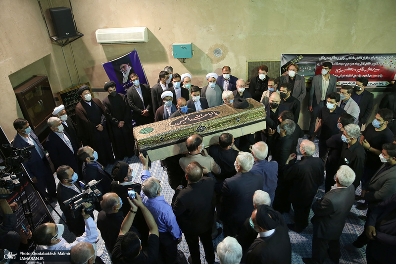 مراسم تشییع حجت الاسلام و المسلمین محتشمی پور در حسینیه جماران