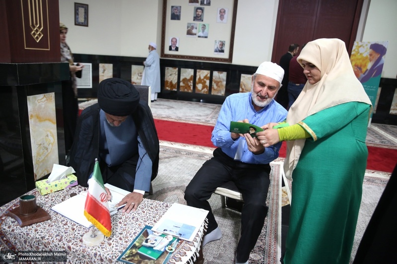 نمایشگاه دستاوردهای معاونت بین الملل موسسه تنظیم و نشر آثار امام خمینی در حرم بنیانگذار جمهوری اسلامی ایران