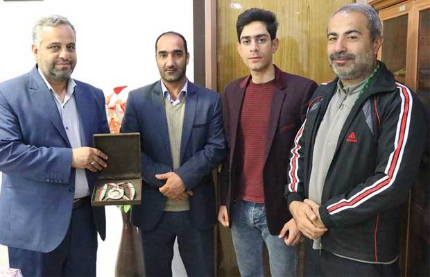 جوانان میبد در کنار تحصیل علم، تهذیب نفس به ورزش بپردازند