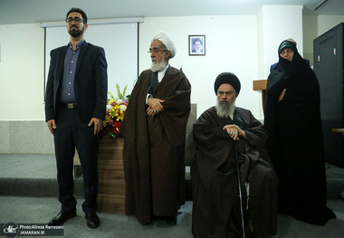 مراسم تجلیل از پژوهشگران برتر پژوهشکده امام خمینی(س) و انقلاب اسلامی