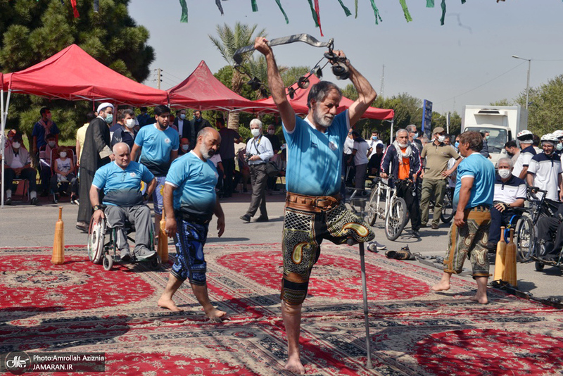 تجدید میثاق جمعی از خانواده های معظم شهدا، جانبازان، ایثار گران و رئیس و کارکنان بنیاد شهید با آرمان های حضرت امام(س)