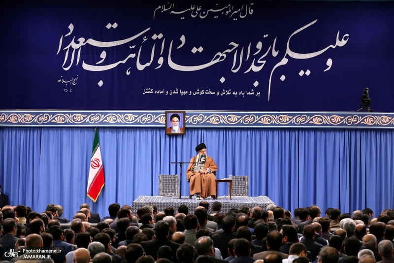دیدار جمعی از تولیدکنندگان، کارآفرینان و فعالان اقتصادی با رهبر معظم انقلاب