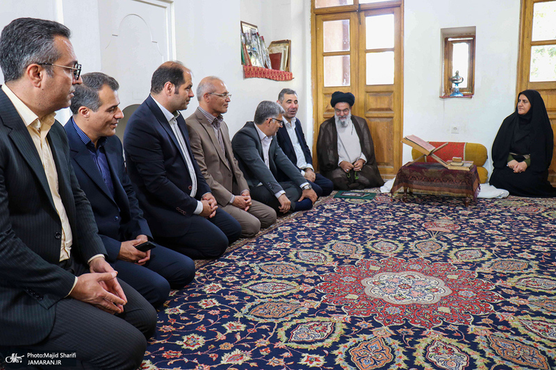 بازدید مشاور رئیس جمهور از بیت تاریخی امام در خمین