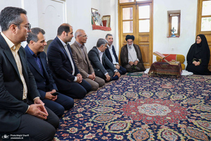 بازدید مشاور رئیس جمهور از بیت تاریخی امام در خمین