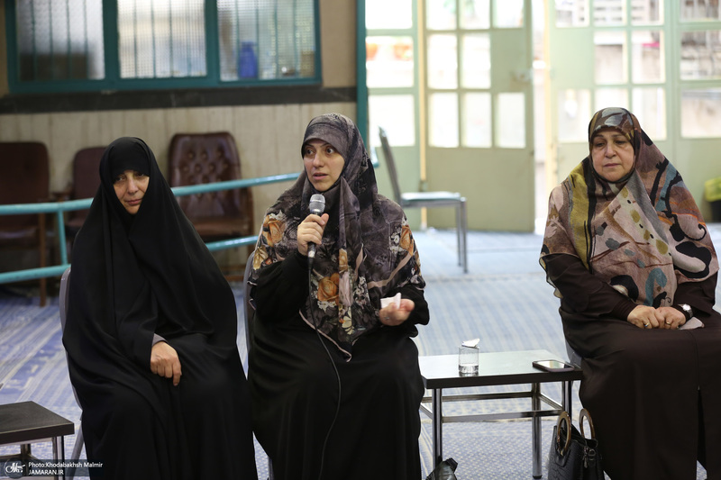 دیدار جمعی از خواهران نخبه عراقی با دکتر فاطمه طباطبایی در جماران