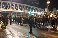 ماکرون از دست معترضان فرار کرد