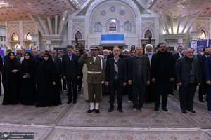 تجدید میثاق وزیر، مدیران و کارکنان وزارت نیرو با آرمان‌های امام خمینی (س)