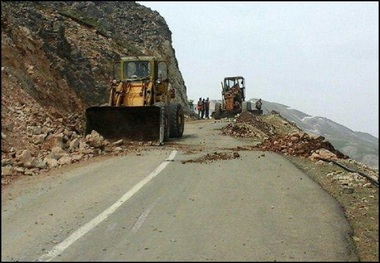 مسیر ایذه به لردگان ریزش برداری شد