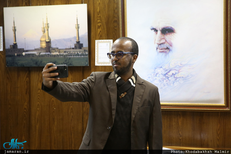 بازدید جمعی از دانشجویان زبان فارسی کشورهای خارجی از بیت امام در جماران 