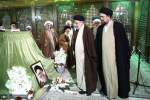 تجدید میثاق رئیس و اعضای مجلس خبرگان رهبری با آرمان های امام خمینی (س)