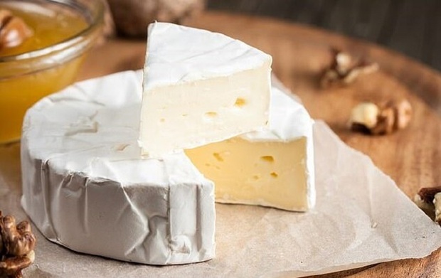 خوردن پنیر با این ۱۶ ماده غذایی ممنوع!
