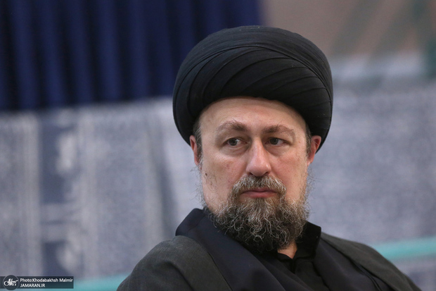 آیت‌الله سید حسن خمینی: در شرایط موجود، از مسیر دعوا و سخنان تند به جایی نمی‌رسیم/ به خرد جمعی و تصمیمات کلان مسئولان عالی‌رتبه نظام اعتماد کنیم/ همه می‌توانند نظرات مشورتی خود را بیان کنند، اما از تصمیم نهایی باید تبعیت کرد