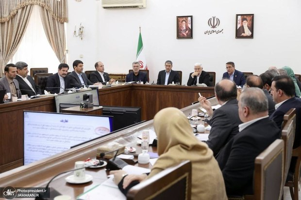 جلسه شورای عالی اداری به ریاست معاون اول رئیس‌جمهور/ عارف: جایگاه سازمان امور عشایر ایران ارتقاء پیدا می‌کند/ باید مطالبات به حق عشایر و روستاییان را برآورده کنیم/ هیچ تصمیمی برای انحلال سازمان امور عشایر گرفته نشده است