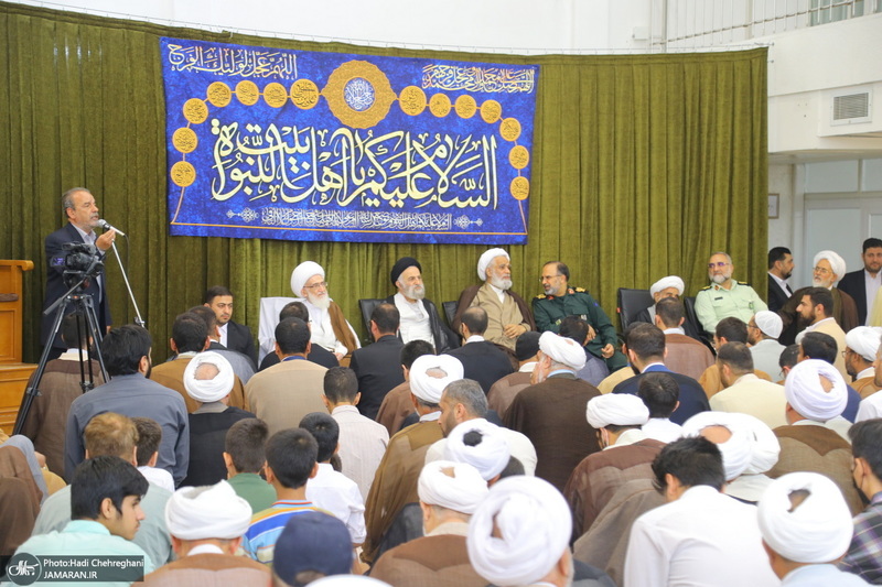 مراسم جشن عید غدیر و عمامه‌گذاری طلاب در بیت مراجع  تقلید و علما