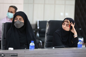 نشست صمیمانه اعضا هیات علمی پژوهشکده امام خمینی و انقلاب اسلامی با تولیت  معزز به مناسبت روز معلم