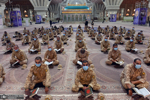 محفل انس با قرآن پرسنل وظیفه مرکز آموزش شهید اسدی دژبان کل ارتش در حرم امام خمینی (س)