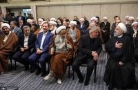 تصاویری از دیدار مسئولان نظام، نمایندگان کشورهای اسلامی و اقشار مختلف مردم با رهبر انقلاب (11)