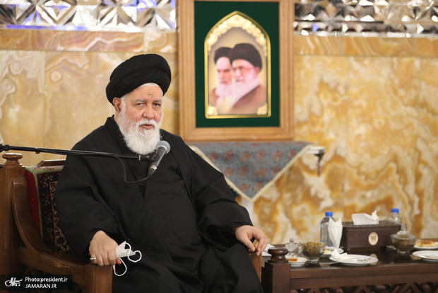 علم‌الهدی، امام جمعه مشهد: مجلس چرا اینقدر درمورد فضای مجازی معطل می کند؟