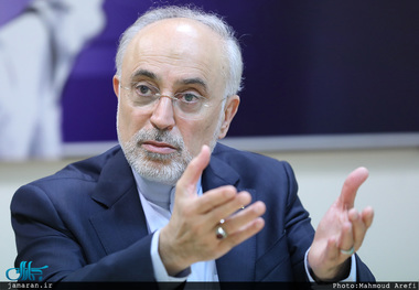 آرام آرام در حال عبور از این گردنه خطرناک هستیم