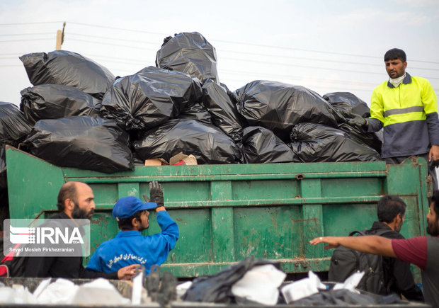 شهرداری تهران ۷۳ هزار تن زباله از مسیر اربعین جمع‌آوری کرد
