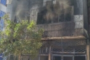 مهار آتش سوزی کارگاه مبلمان سازی در مشهد
