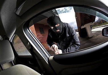 سارق خودروهای شاسی بلند در فارس دستگیر شد