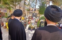 دیدار سید علی خمینی با فرزند شهید سید عباس موسوی در لبنان (7)