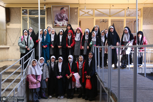 بازدید اقشار مختلف مردم از بیت امام خمینی (س) در جماران-5