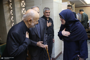 مجلس بزرگداشت خواهر هادی خانیکی