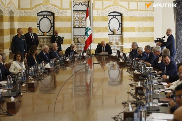 خروج وزرای شیعه از جلسه کابینه لبنان در پی طرح موضوع خلع سلاح مقاومت/ نشستی دوجانبه میان نواف سلام و جوزف عون برگزار شده است