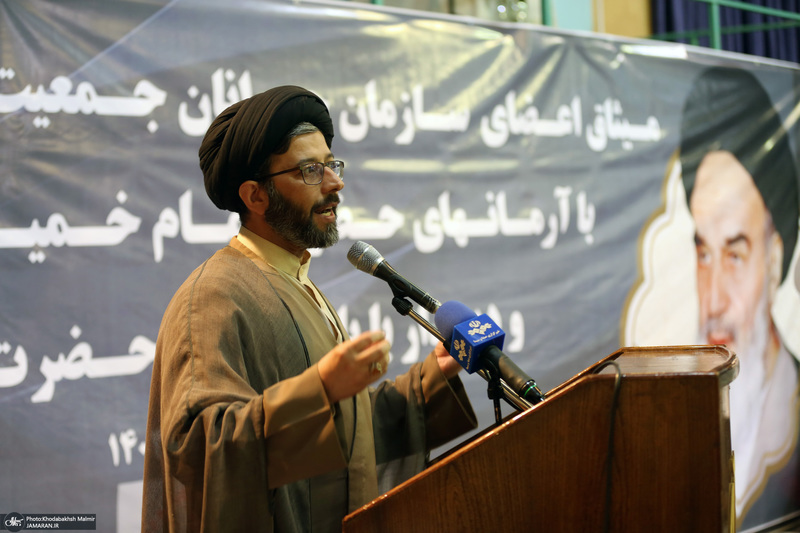 تجدیدمیثاق اعضای سازمان جوانان جمعیت هلال احمر با آرمان‌های امام خمینی(س)؛