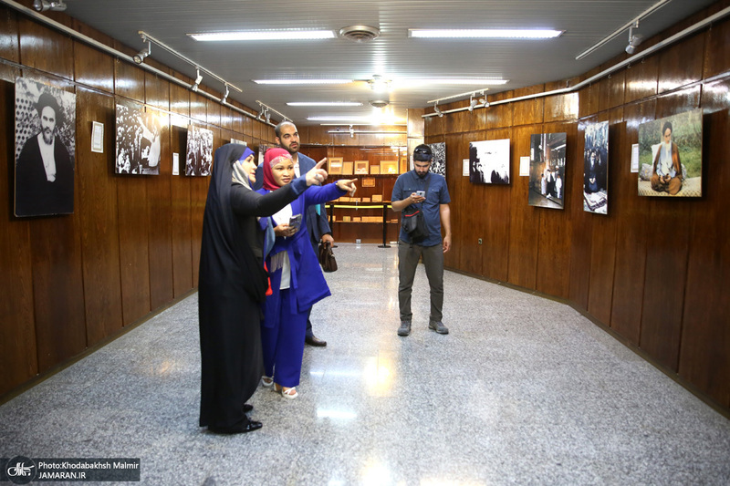 بازدید مشاور رسانه ای رئیس جمهور کشور کنگواز بیت امام خمینی (س) در چماران