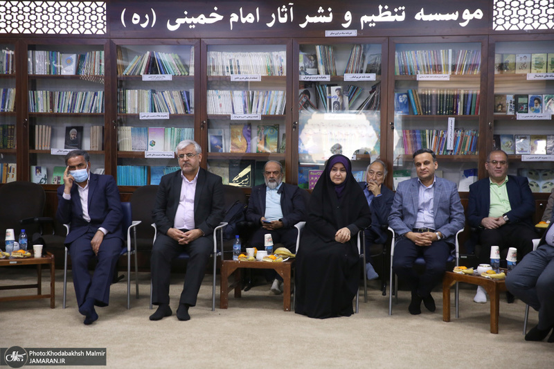 مراسم تقدیر از دست اندرکاران همایش نکوداشت وکلای حضرت امام خمینی (س)