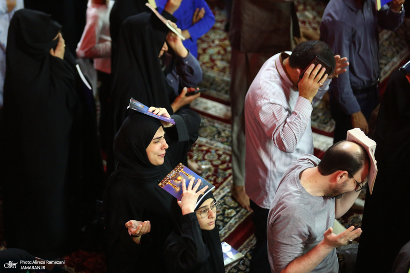 مراسم دعا و احیای شب بیست و یکم ماه رمضان در حرم امام رضا(ع)