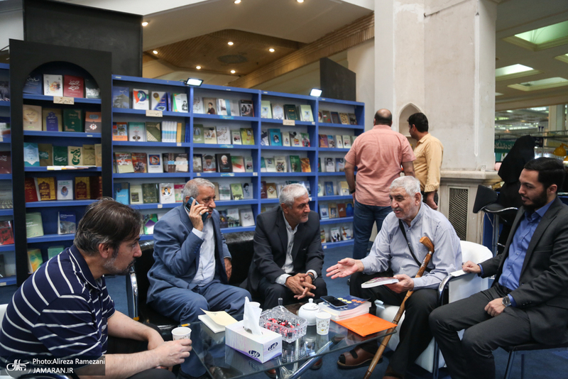 غرفه موسسه تنظیم و نشر آثار امام خمینی (ره) در سی و ششمین نمایشگاه کتاب تهران-6