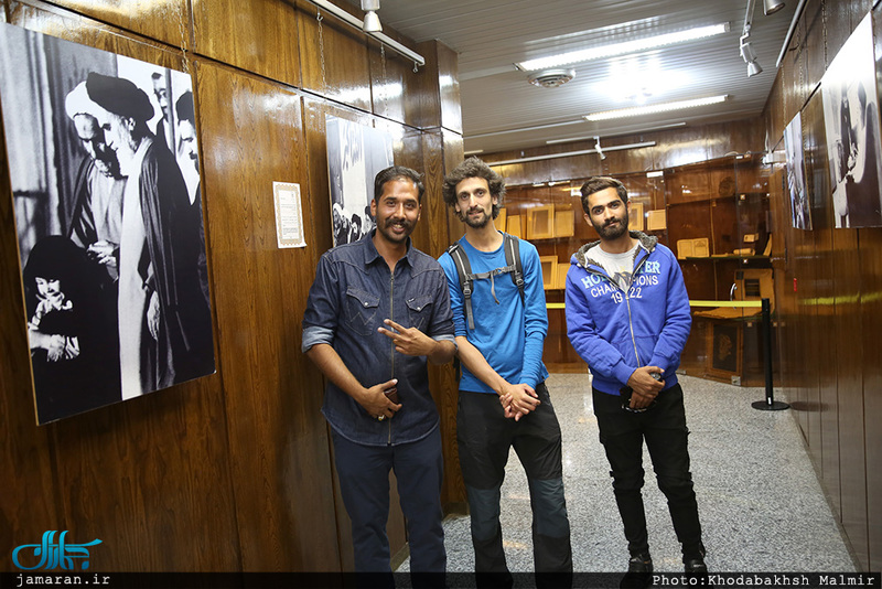 بازدید گردشگران خارچی از بیت امام خمینی (س) در جماران