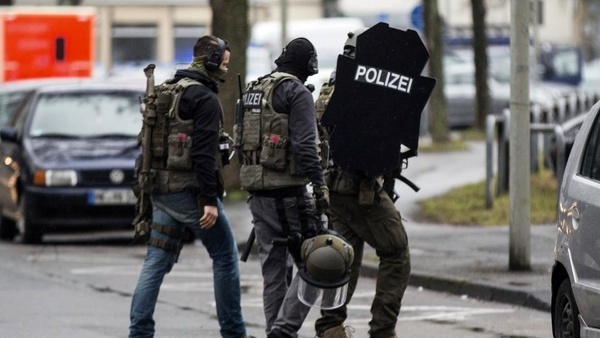 حمله با خودرو به عابران در آلمان/کشته شدن فرد مهاجم