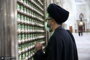 حضور خانواده مرحوم سید مرتضی طباطبایی بر مزار ایشان