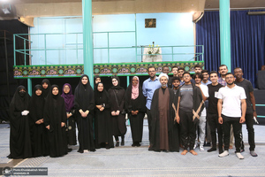 بازدید جمعی از دانشجویان انگلیسی و جمعی از دانش آموزان بندر دیر از جماران