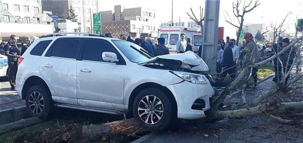 واژگونی خودرو سواری در تهران 5 مصدوم داشت
