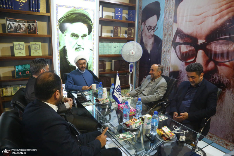 بازدید سرپرست موسسه تنظیم و نشر آثار حضرت امام خمینی(ره) از نمایشگاه کتاب