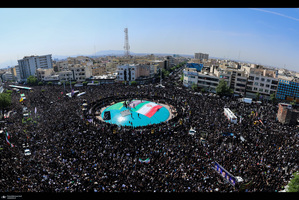 تشییع باشکوه پیکر رئیس جمهوری و یارانش در تهران