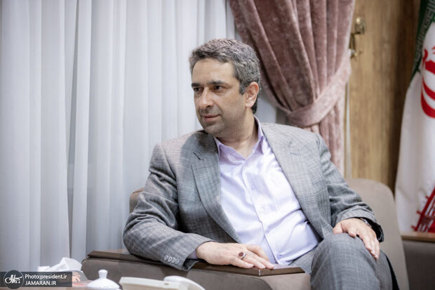 معاون دفتر رییس جمهور: در سایه وفاق، خرابکارهای خارجی و تندروهای داخلی آب در هاون می کوبند