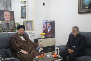 حضور آیت الله سید حسن خمینی در منزل پدر شهید موسوی
