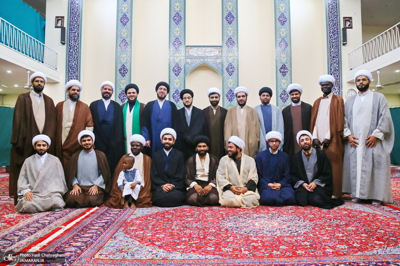 مراسم جشن عید غدیر و عمامه‌گذاری طلاب در بیت مراجع  تقلید و علما