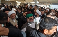 حضور هزاران نفر در مراسم تشییع پیکر همسر آیت الله العظمی سیستانی (7)