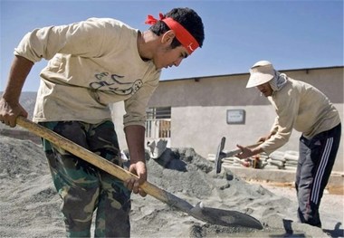 300 نیروی جهادی عازم مناطق محروم یزد شدند