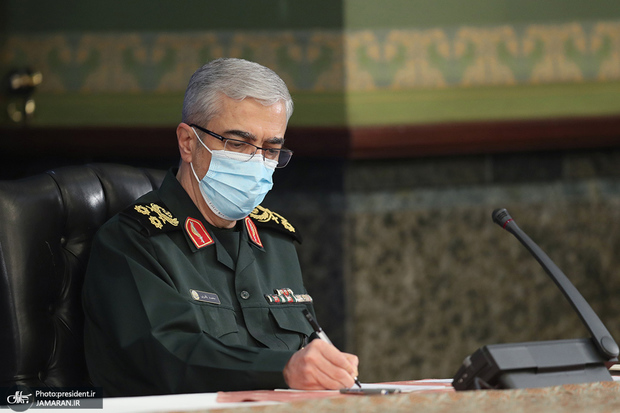 سرلشکر باقری: ایران یکی از بازیگران مؤثرِ جهان چندقطبی در آینده نزدیک است  
